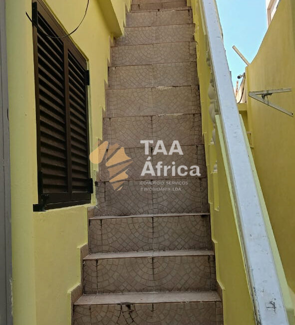 1000248527