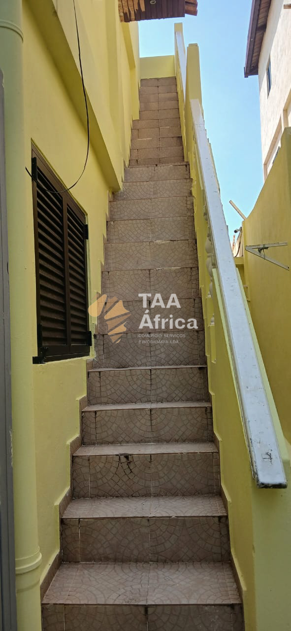1000248527