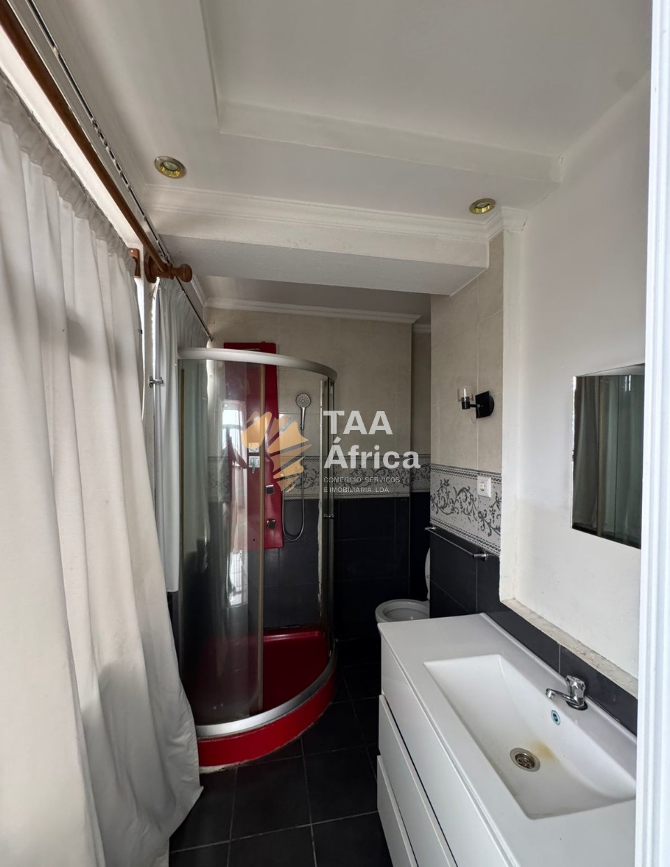 41b3cd96a94949b79e5cbd242bd1299a