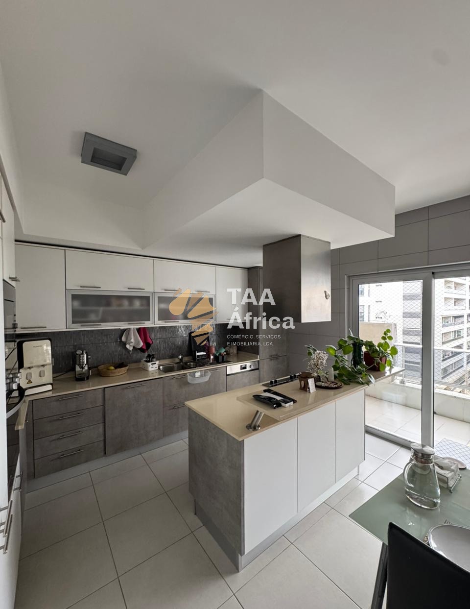 72aa4e7f360c4b578ee6b74851bdef21