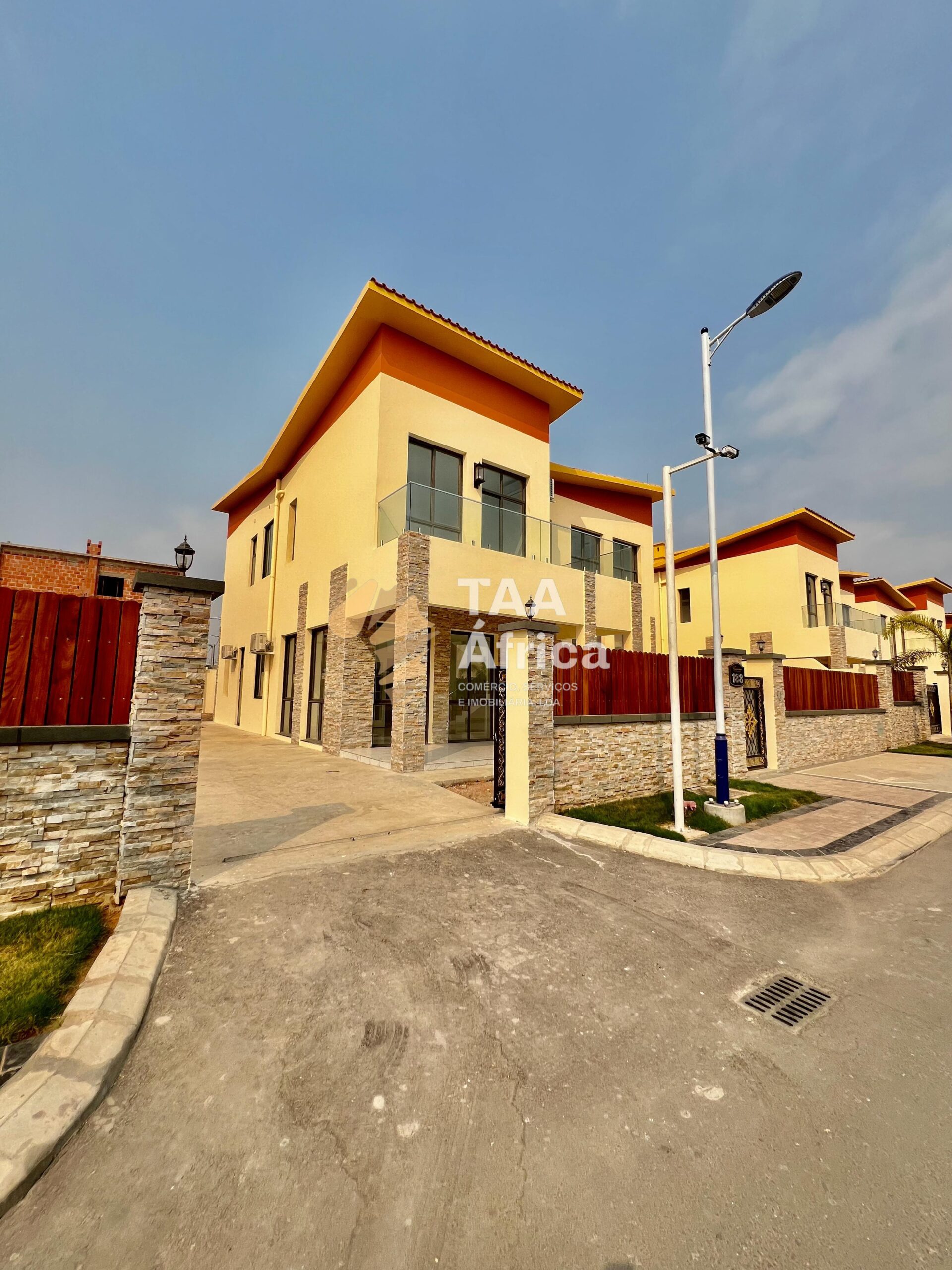 WhatsApp-Image-2025-10-19-at-18.16.11