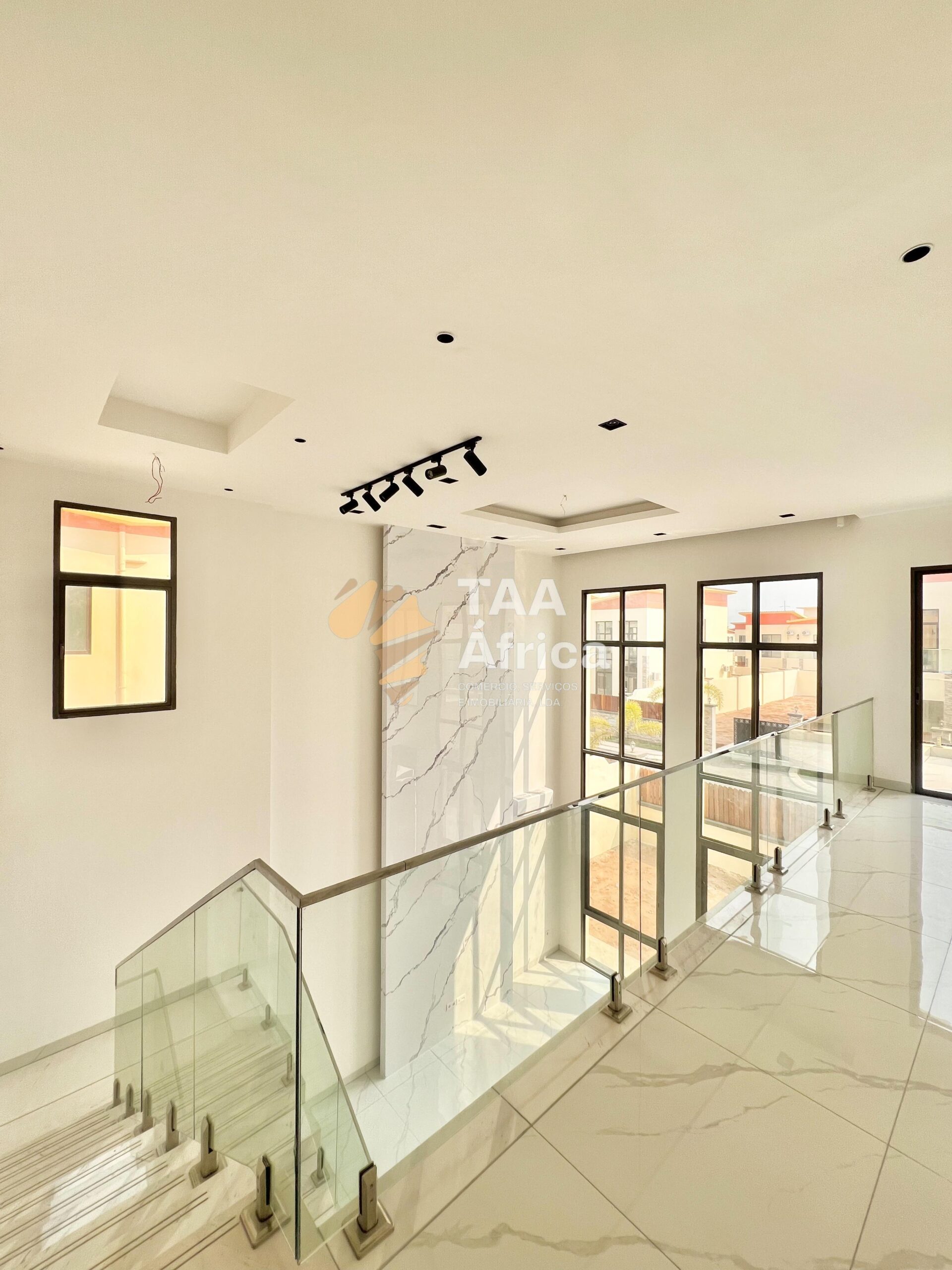 WhatsApp-Image-2025-10-19-at-18.16.24