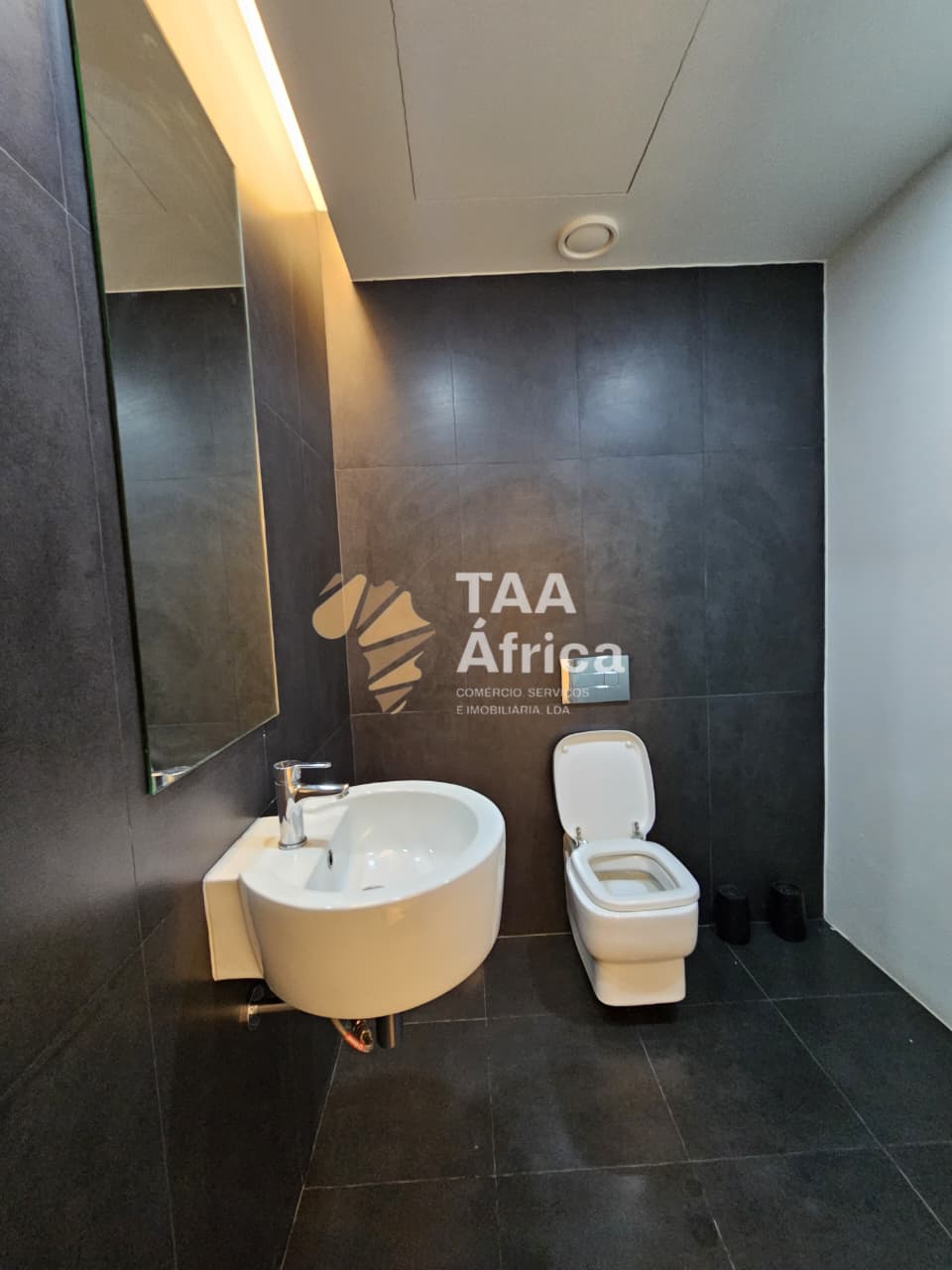 WhatsApp-Image-2025-10-24-at-08.33.23