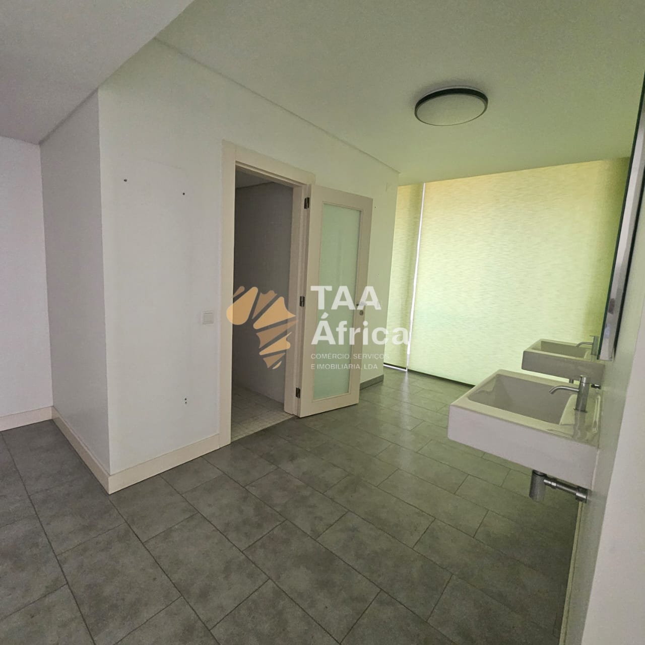 WhatsApp-Image-2025-10-26-at-22.04.14