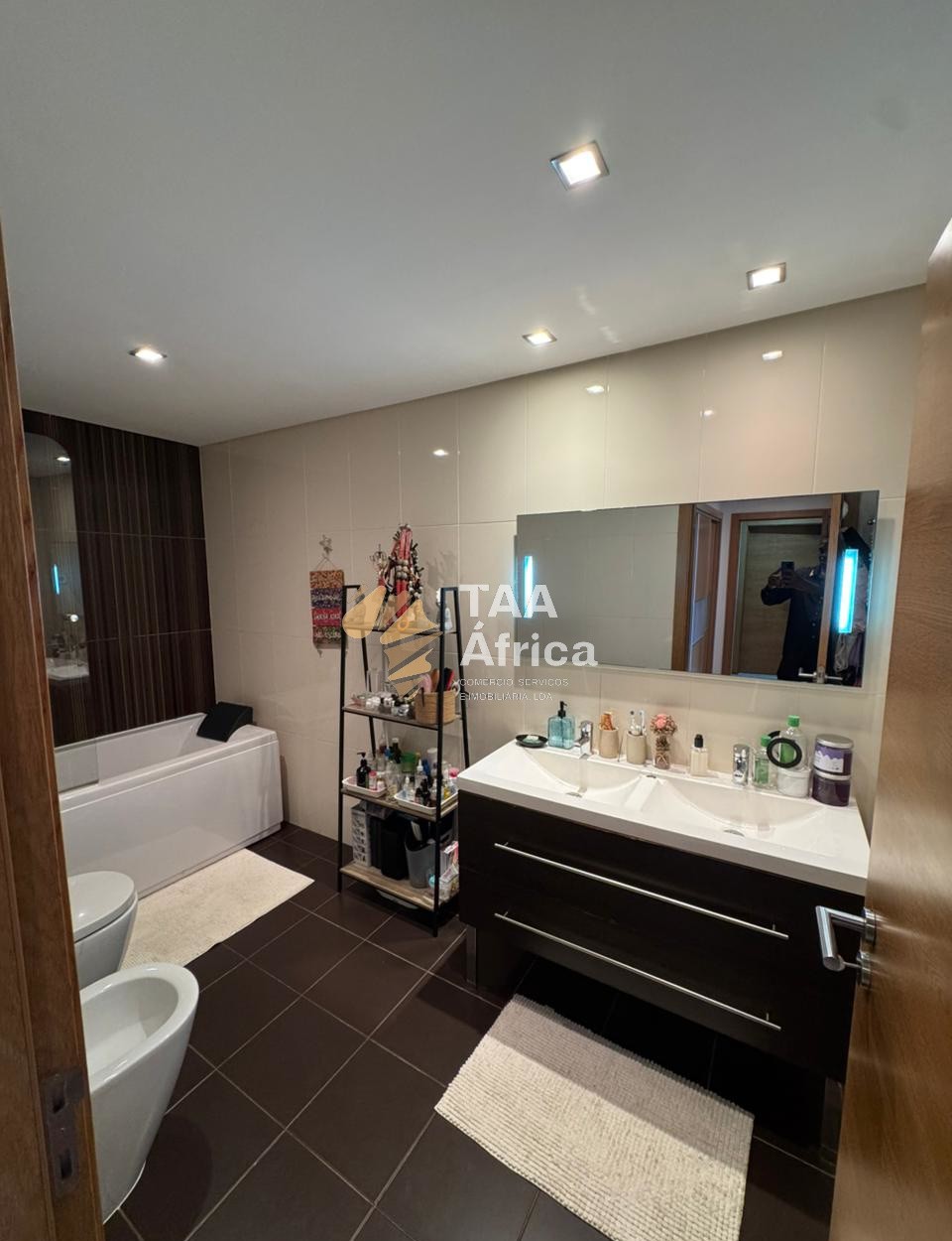 a9504e095b3f4f30a0dc68c7f6b88326