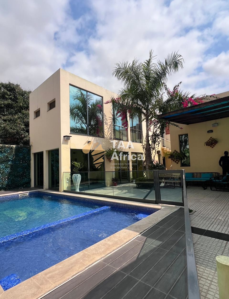 8e2ee877222649a1b99d82ef922811c6