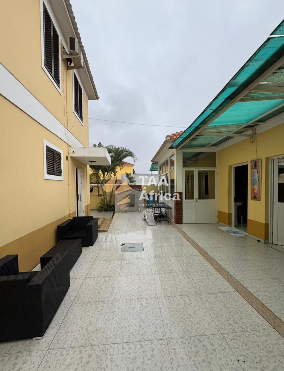 8f7f932bed0f40548047c4435a95c0bf