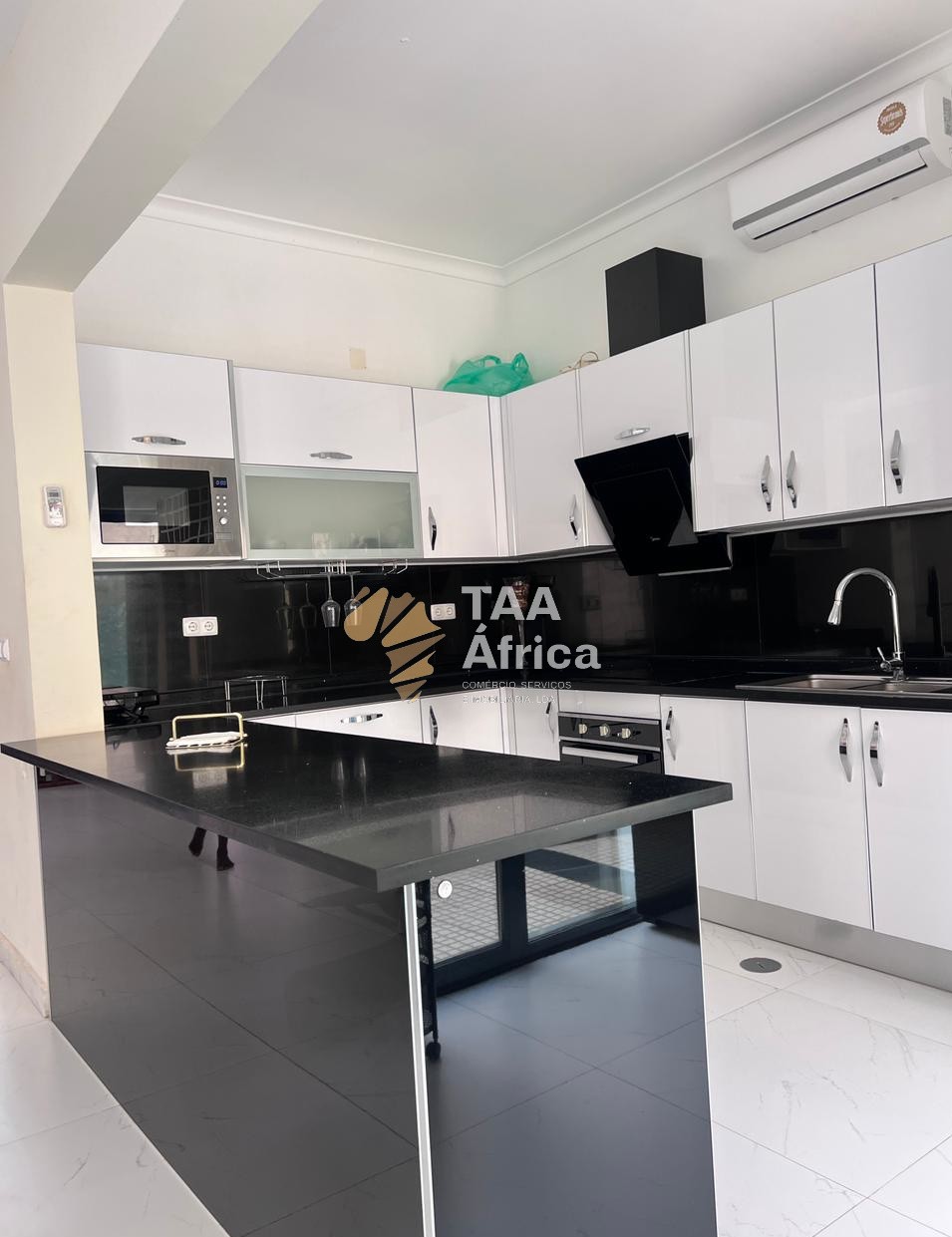 bad06880af174324bc5d17766fadedbf