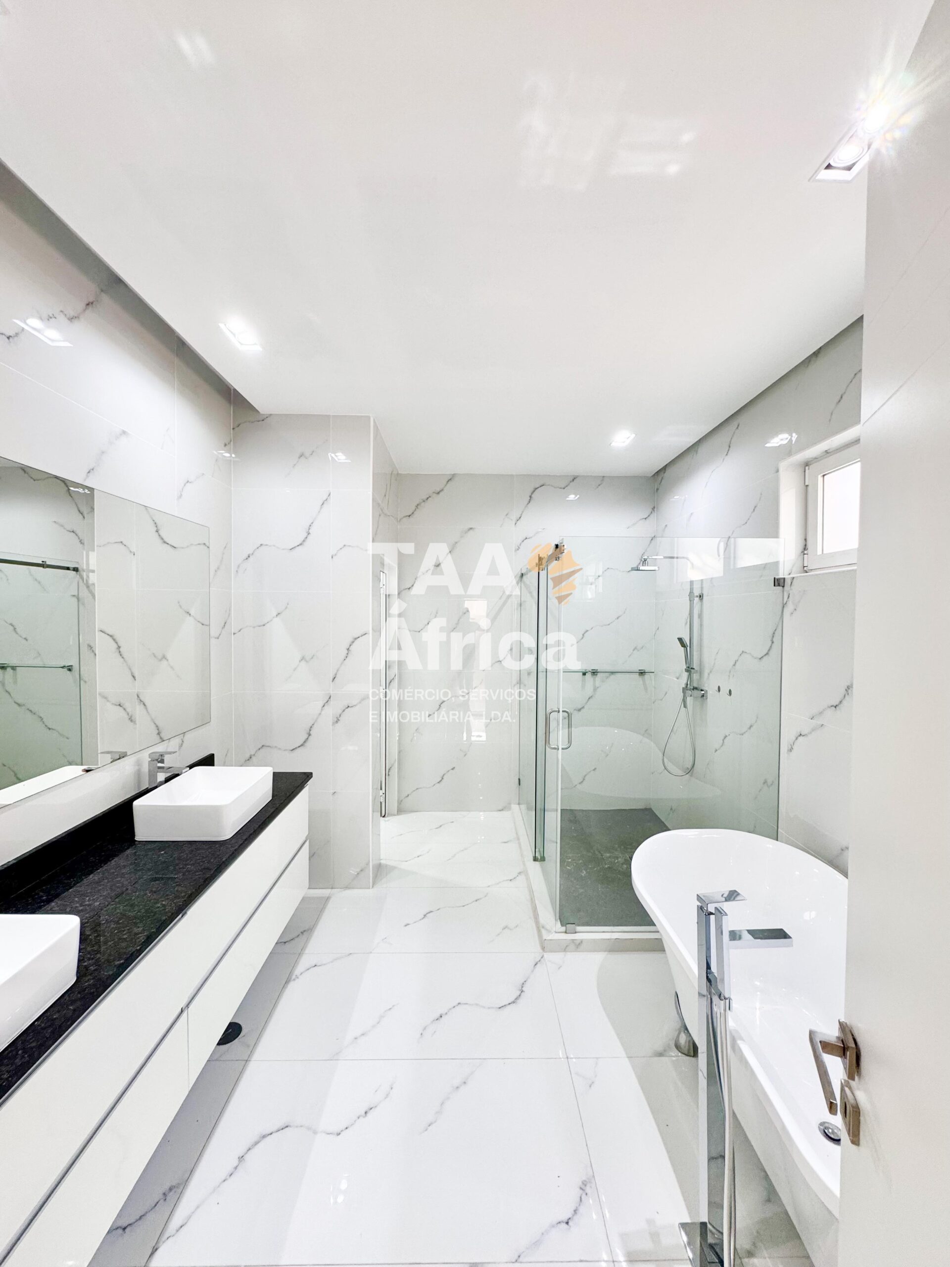 33b37d42-6687-444c-a4e0-43996e6c7138