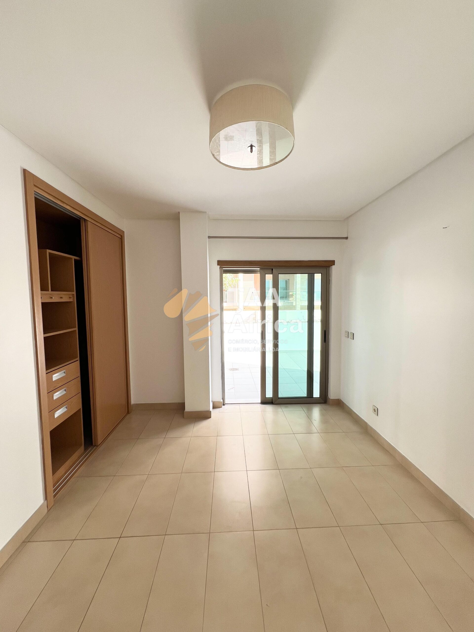 b986cb6a-33ea-4a39-b65c-6fd5bfb97967