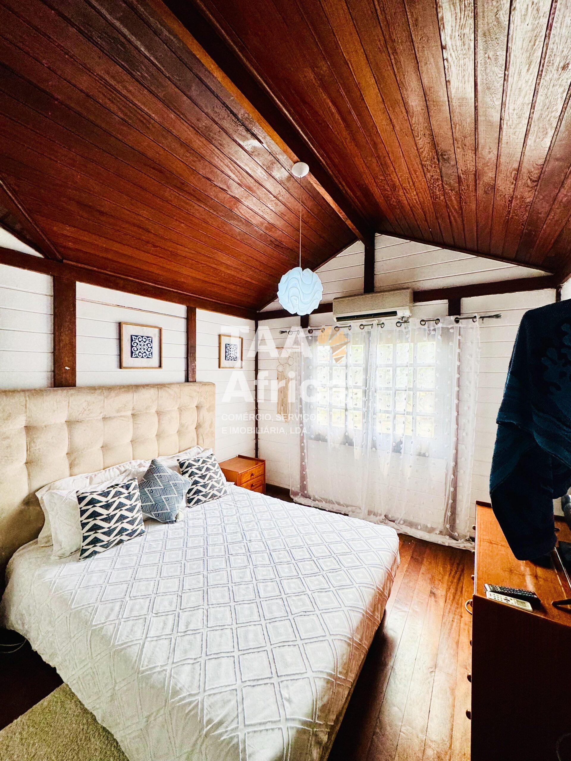 3fa8d3a2-a1e0-4568-8cd3-6494c593a4f8