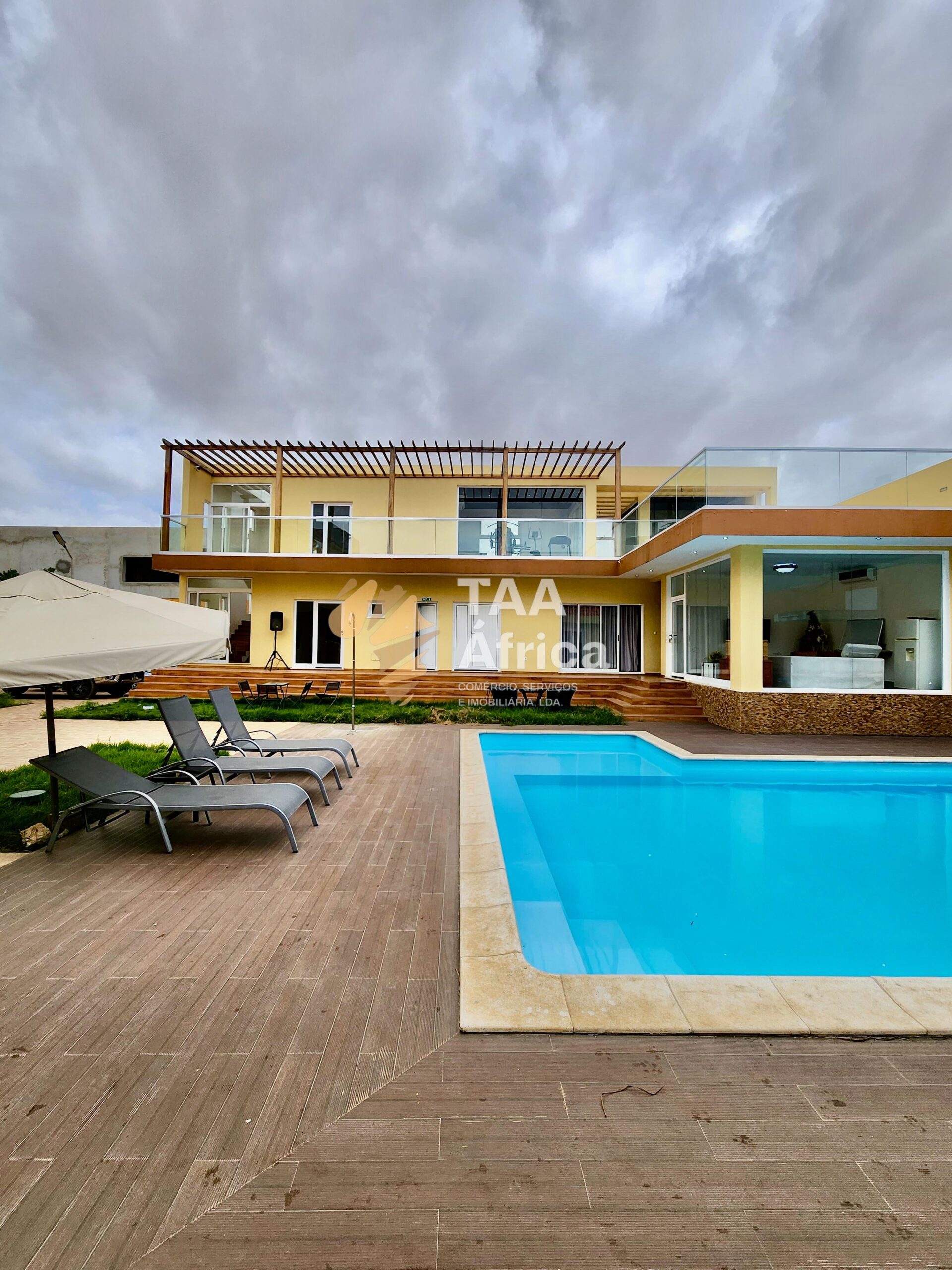 0284ad4e-0aa2-427f-9bae-7dadf6702634