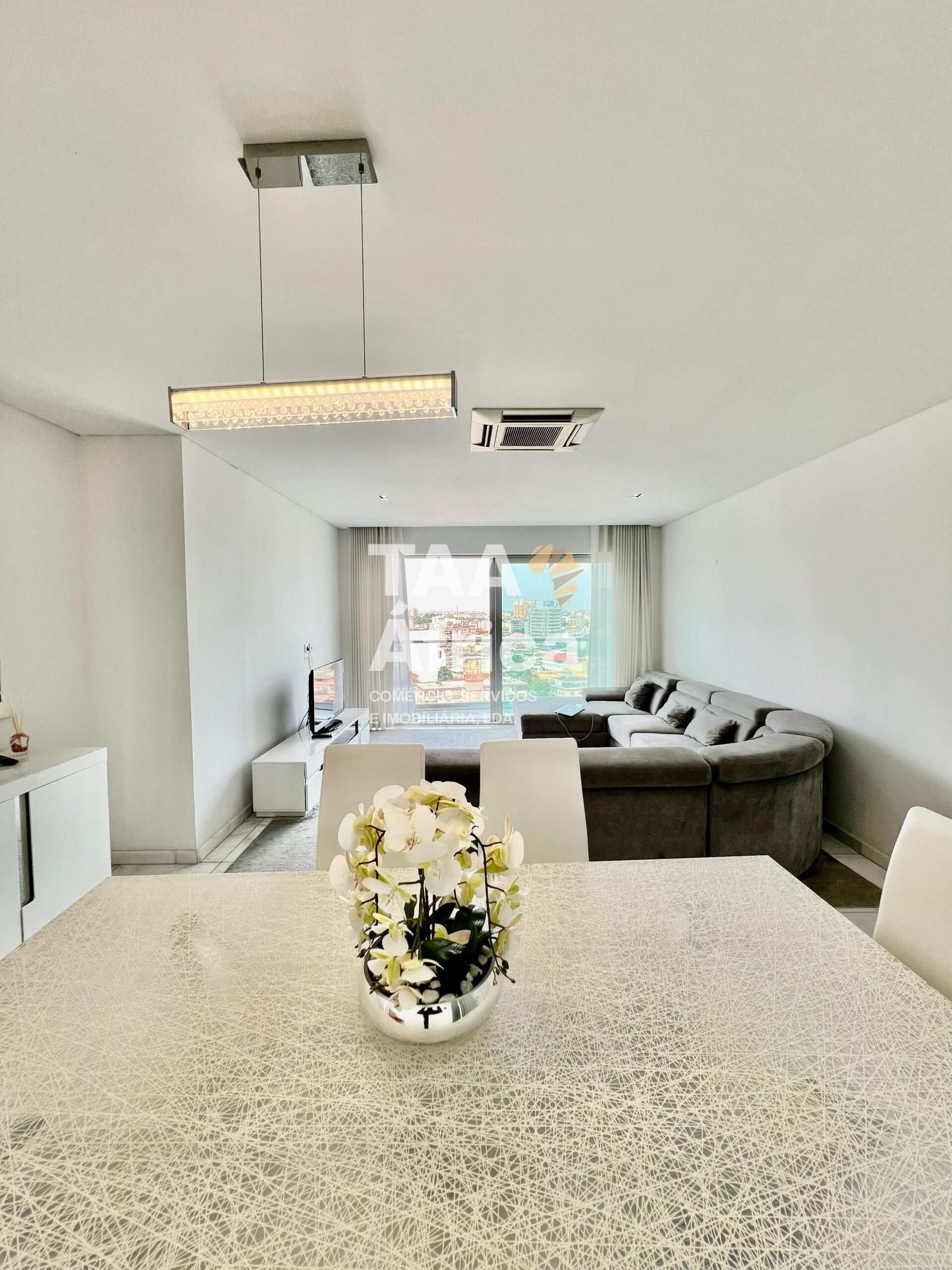 04c0b391-2797-45de-ae91-651d1793041f