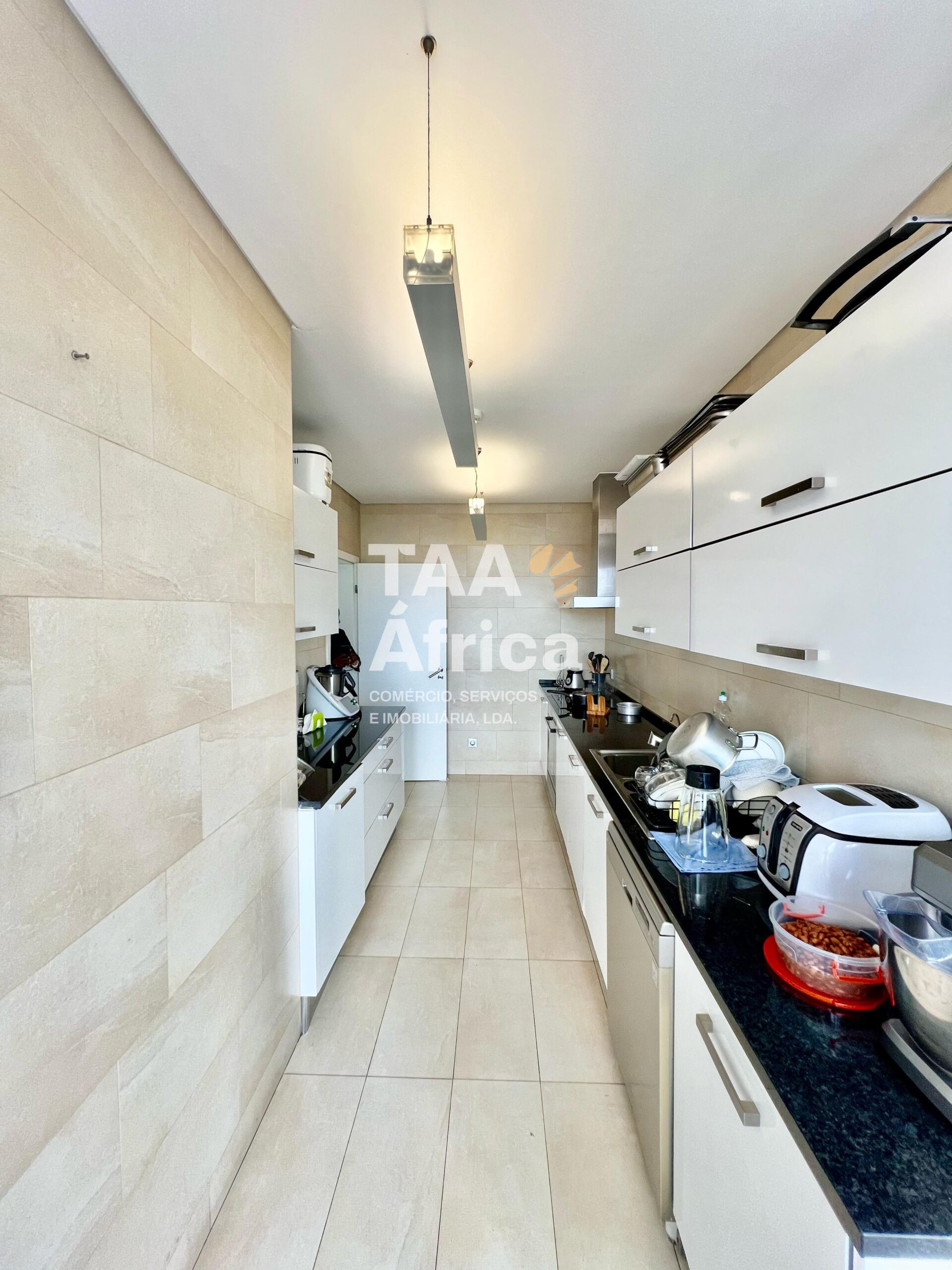 0b2ec3a3-d130-4095-9b39-c19240152955