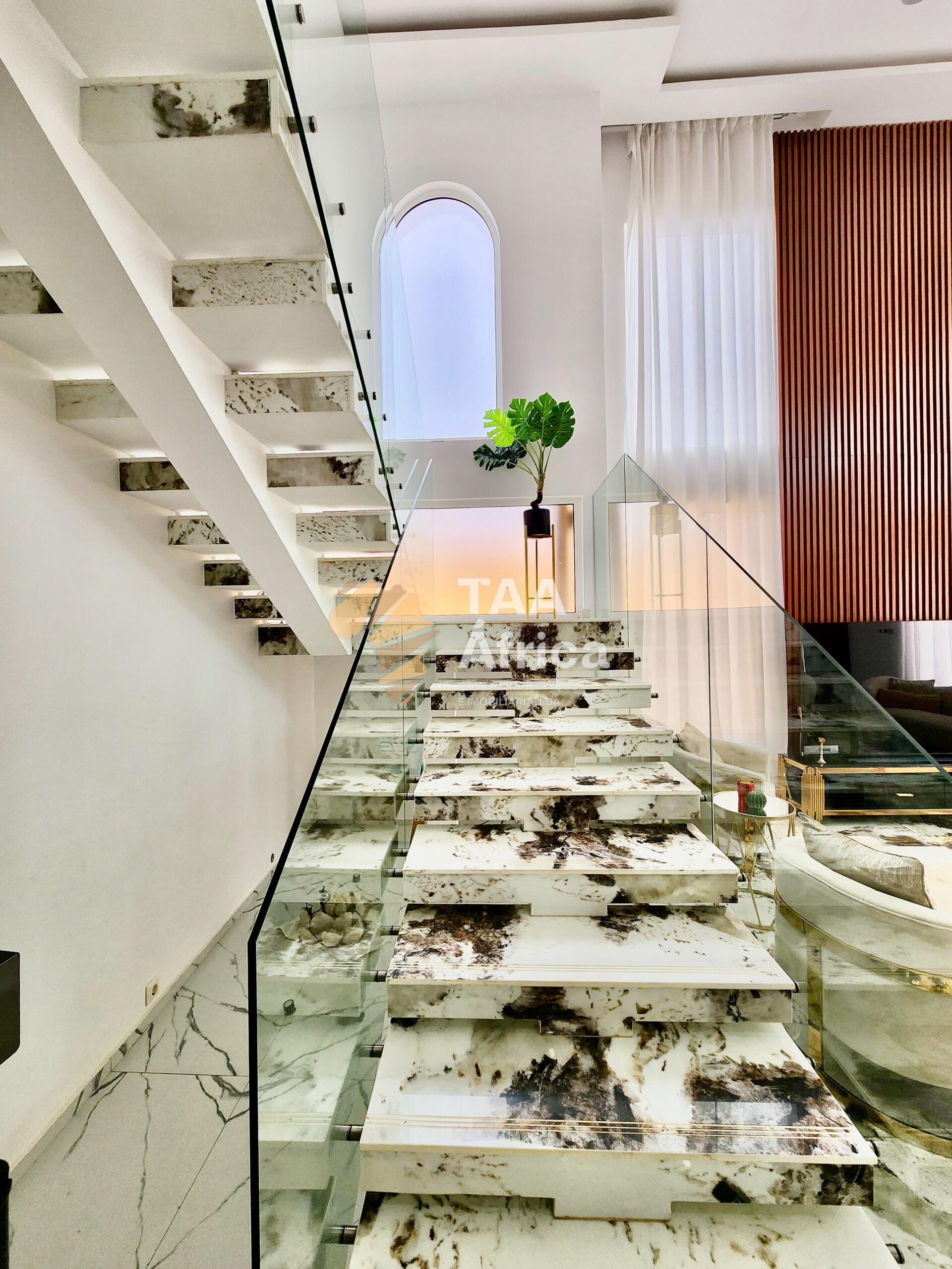 27200741-e25e-4764-906f-87372eb2550a