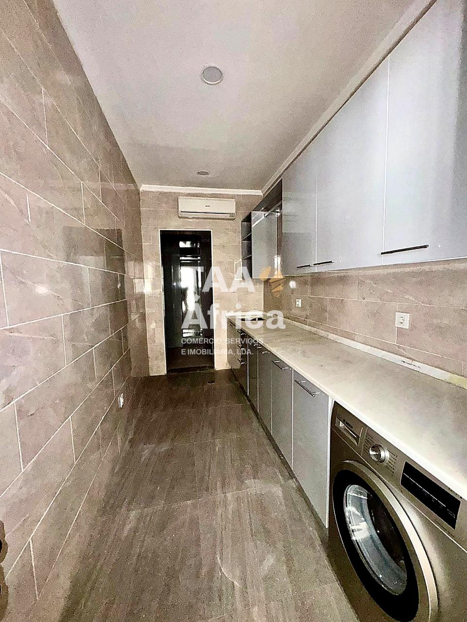 2e08ebb0-dbb3-467d-93b2-b5c81f624e42