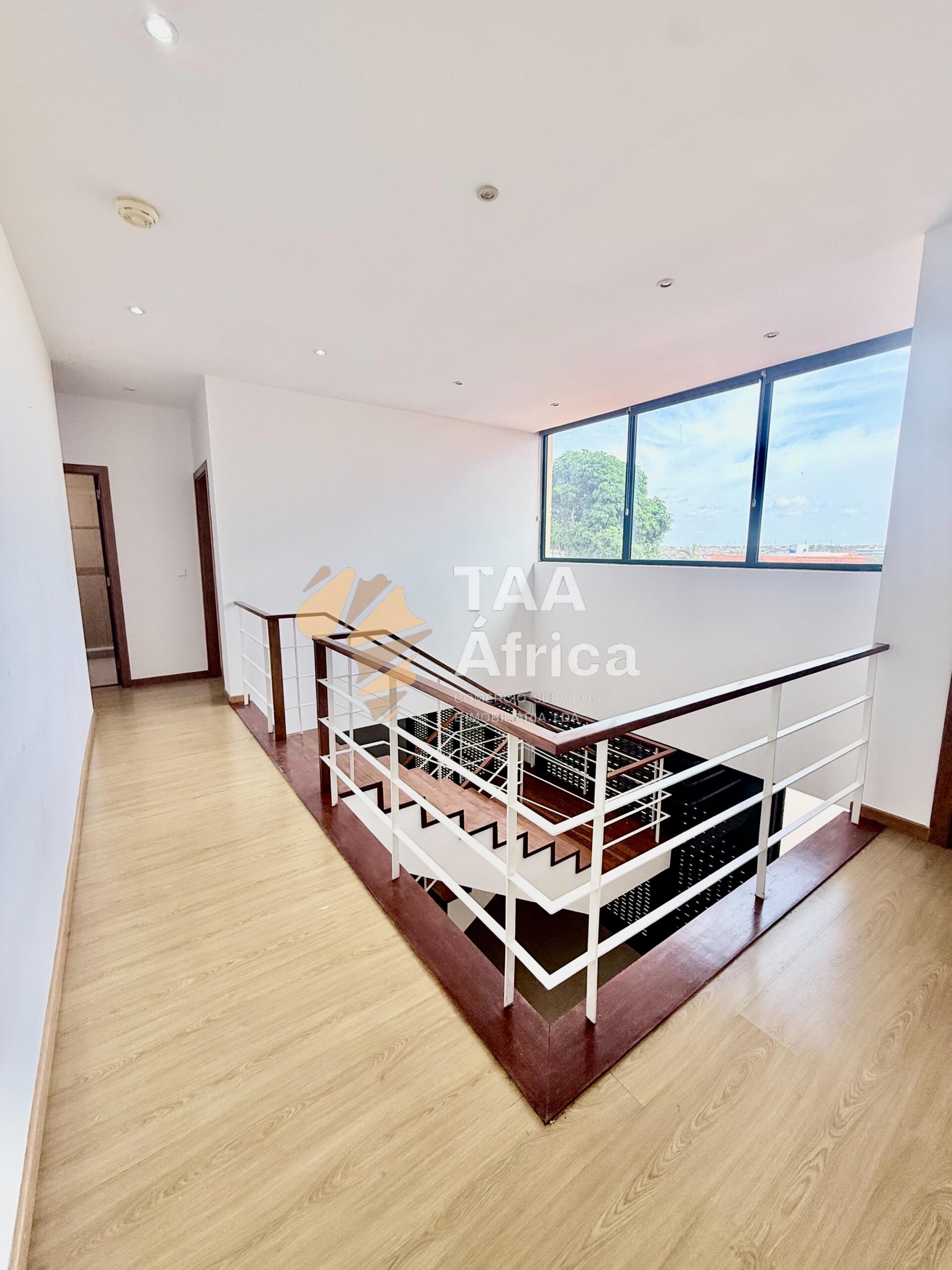 35c4a2f7-efcf-498b-91e7-3439bc615c4b