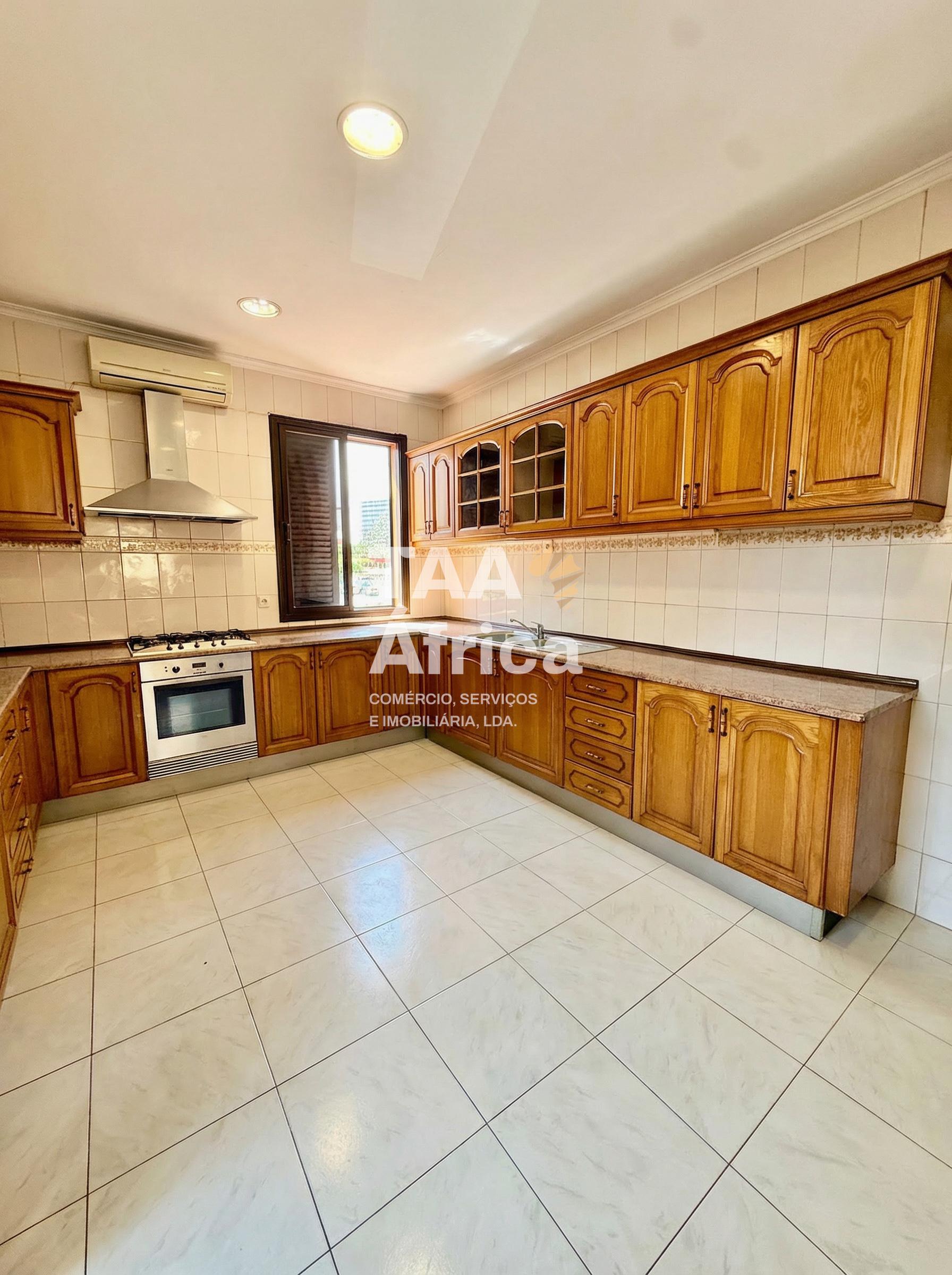 3827246c-cf61-42b3-a915-53b6a1c0a9d8