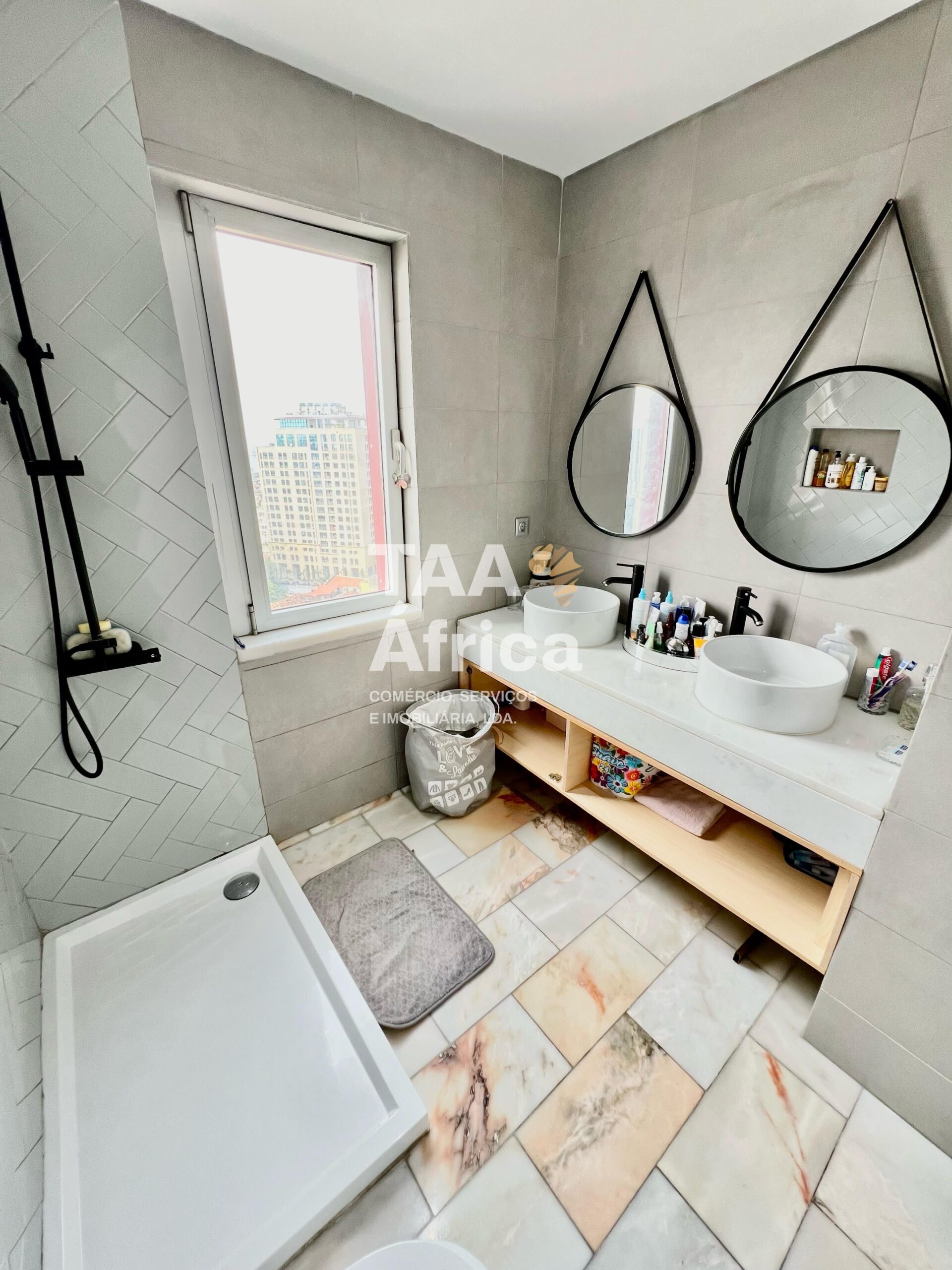 6b29d1fa-6345-4cd5-a858-eb8e0e2d04cf