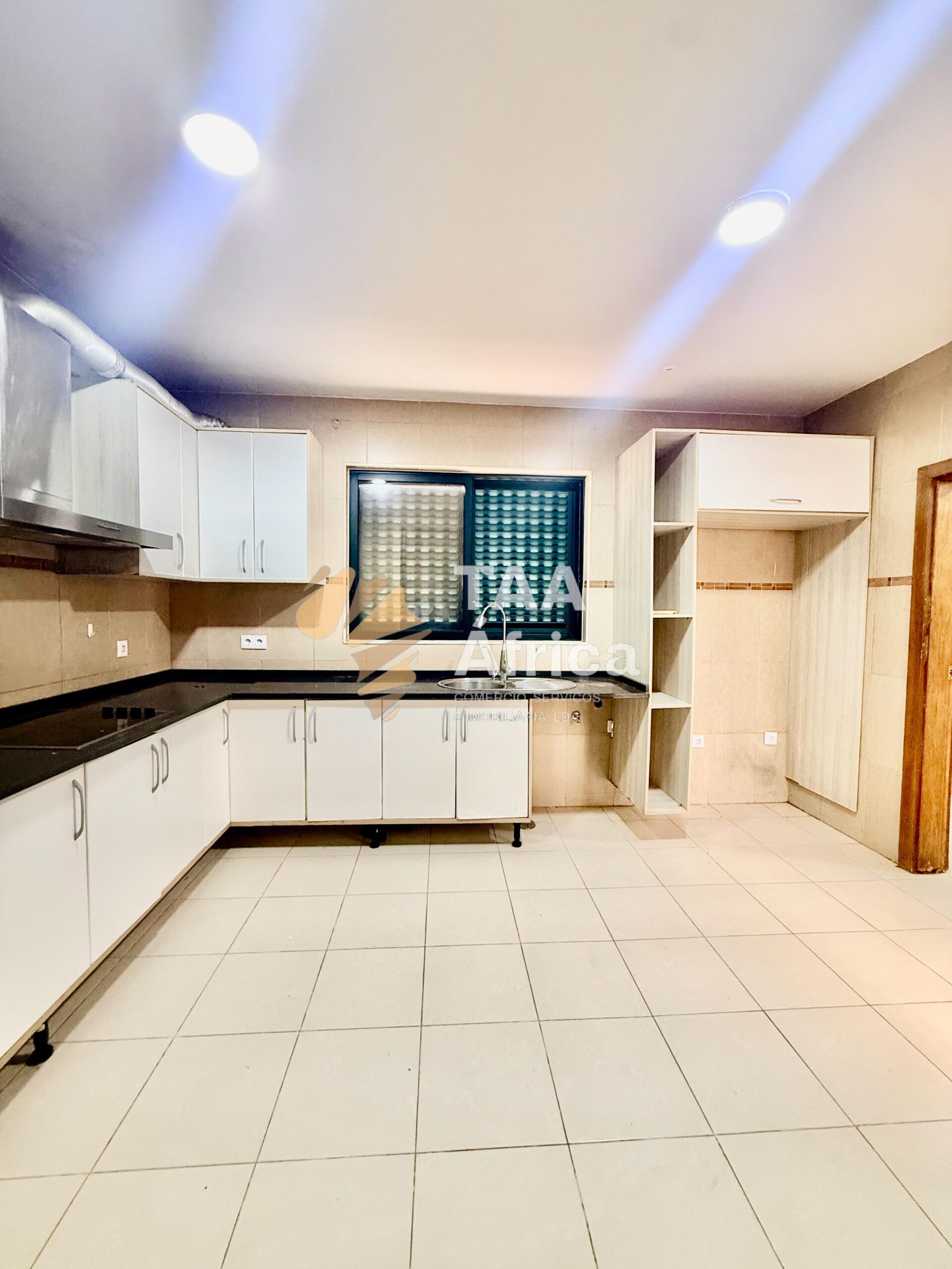 7bff75fc-c5f3-4195-89f8-ddbdcfa319d9