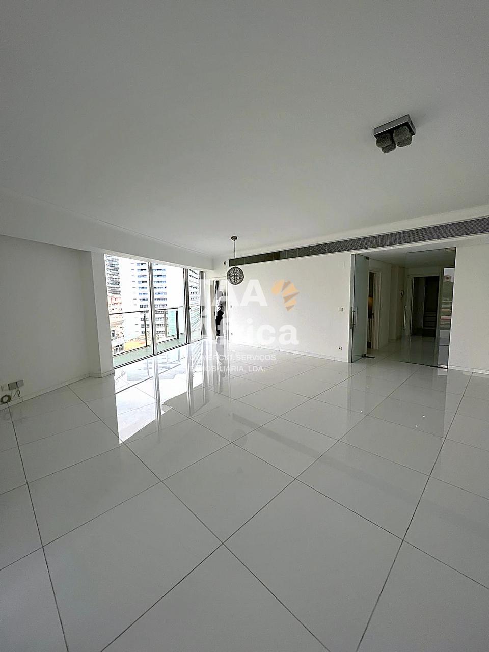 8eacf9fe-1883-4b78-86e8-2795a786e065