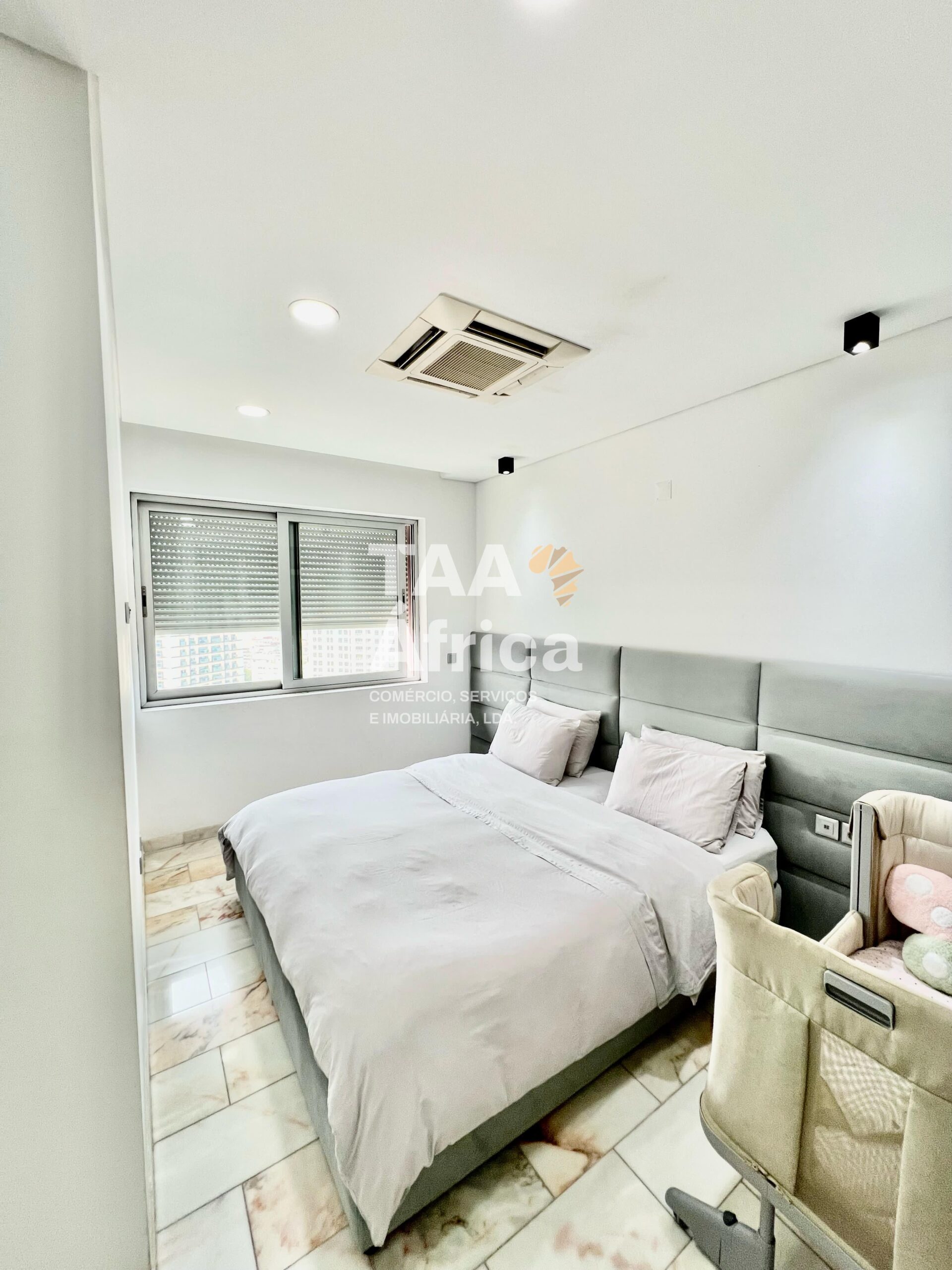 8ffe3d62-1e10-48c4-8157-80580fcfe4e1