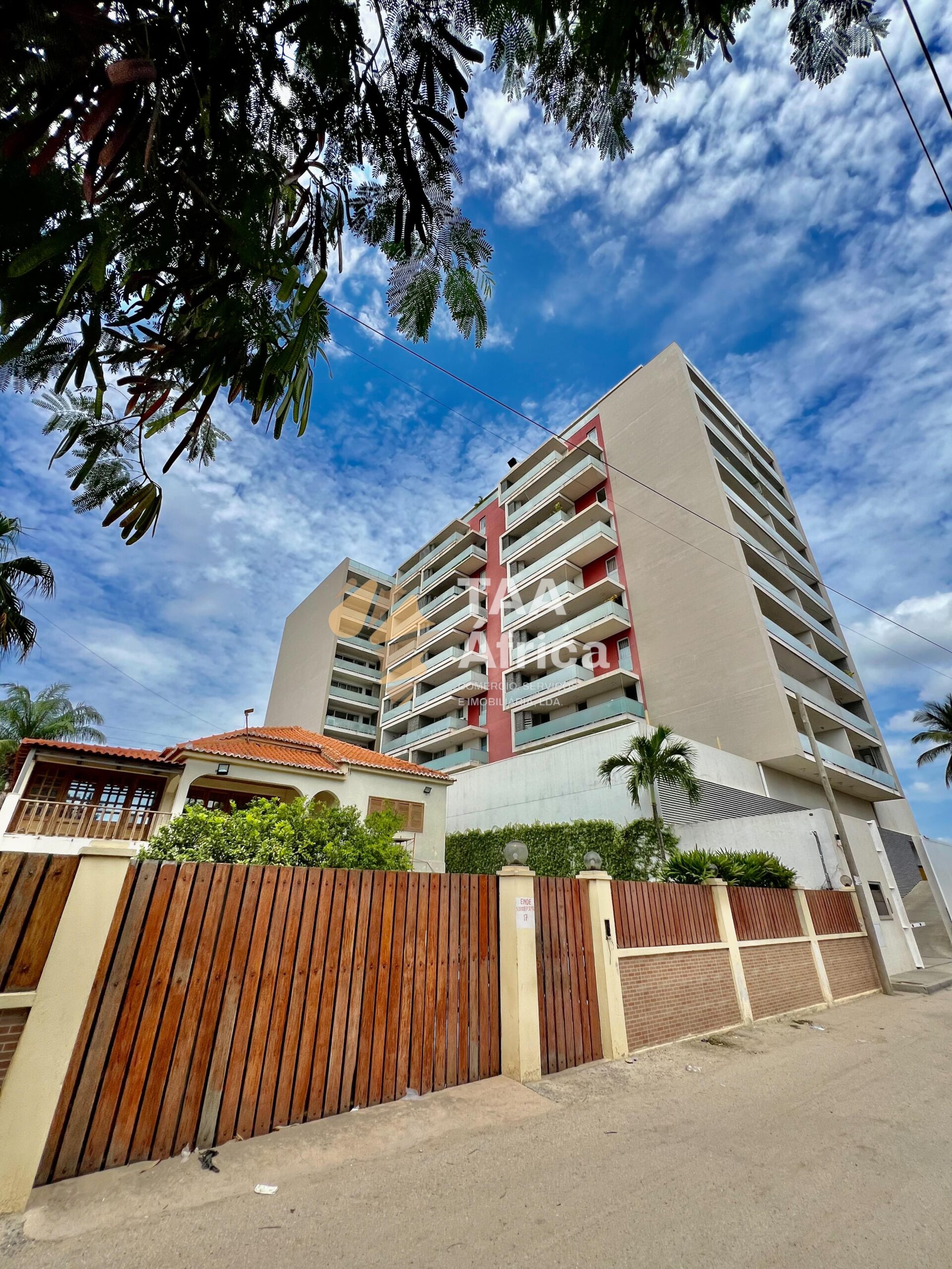 9e48efa8-13e1-495b-a320-797351c397fb