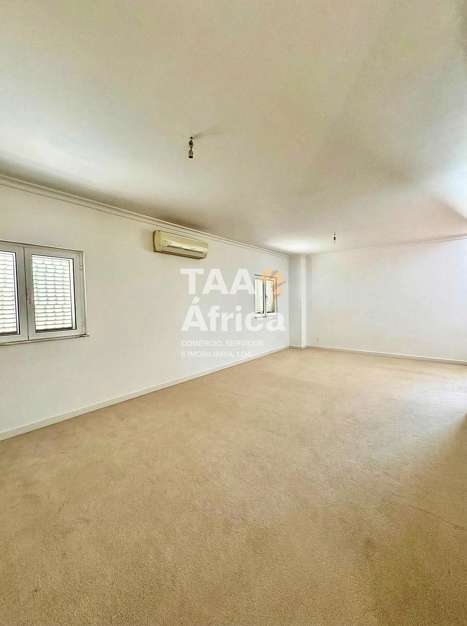 b226de87-248b-4843-83a1-778e6a36e7a9