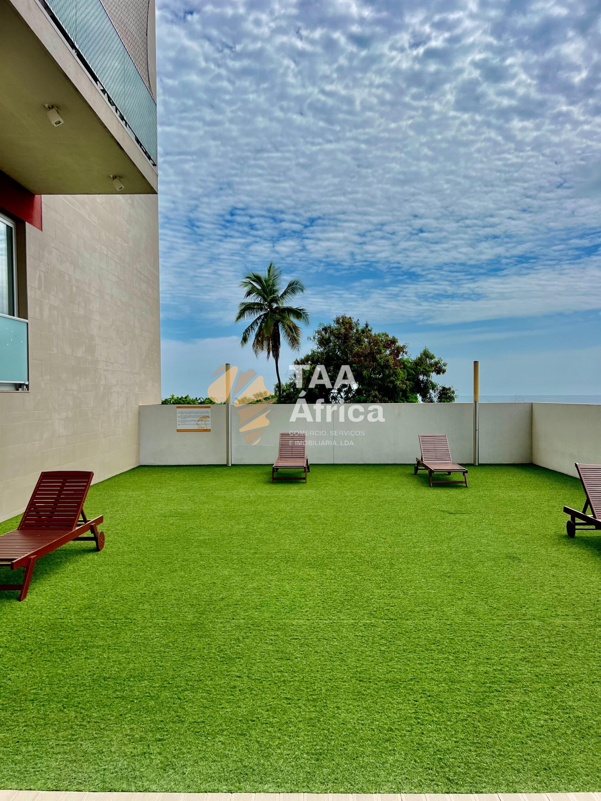 c9f73fe4-0d80-4bc9-9558-773c7e1a841c