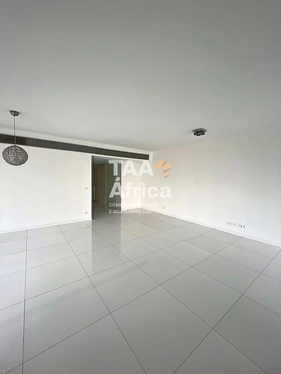 d4013e79-c43e-439a-adda-5d3743df53de