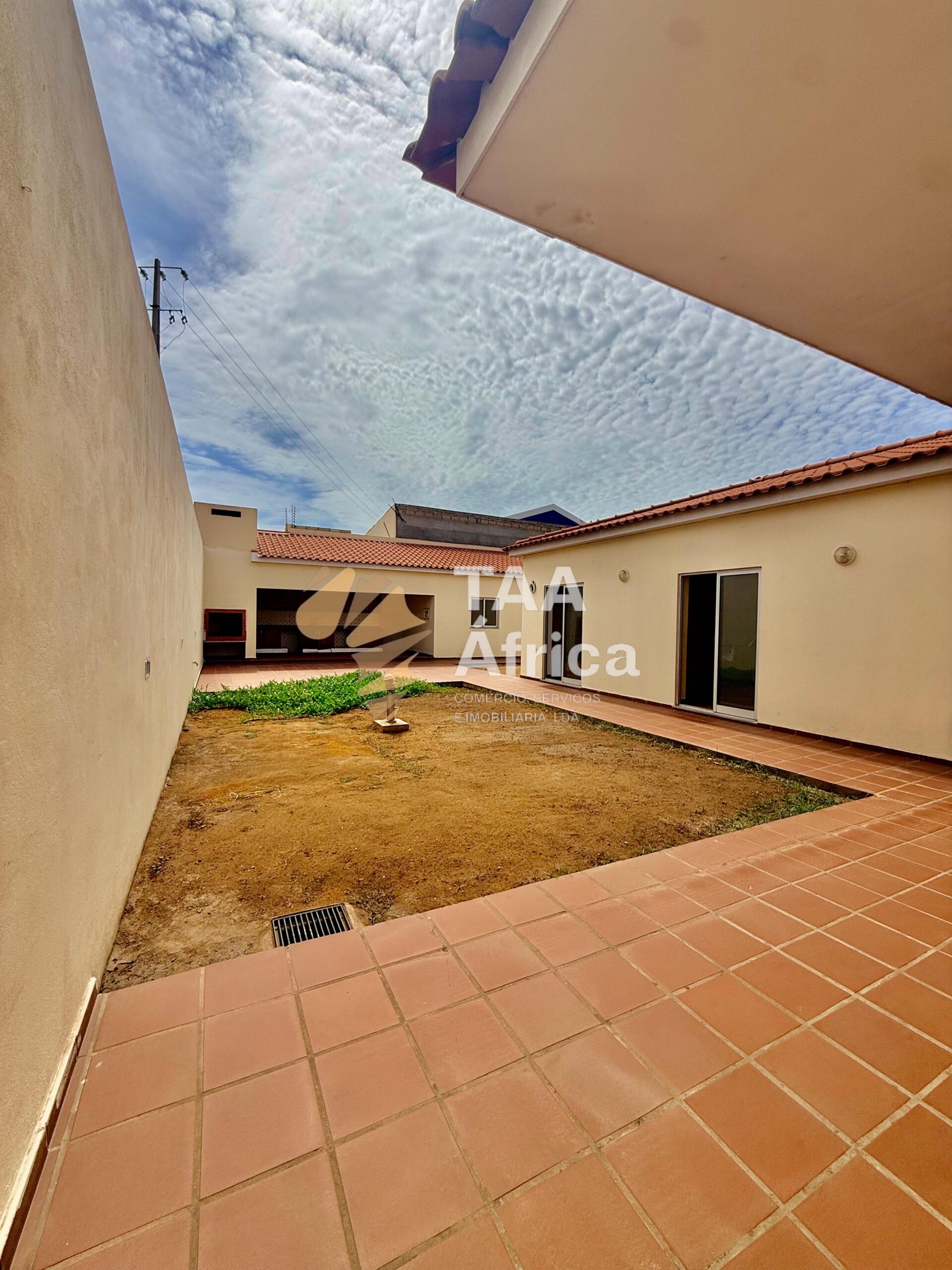 e63f64f3-a767-4370-b552-19ee7c32ce33