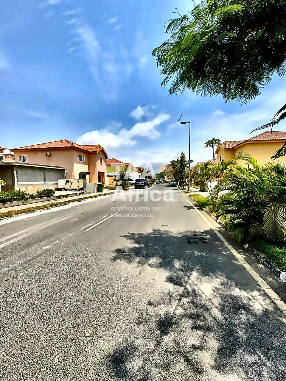 fe373751-5d28-4fc2-a412-0ca00de05ded