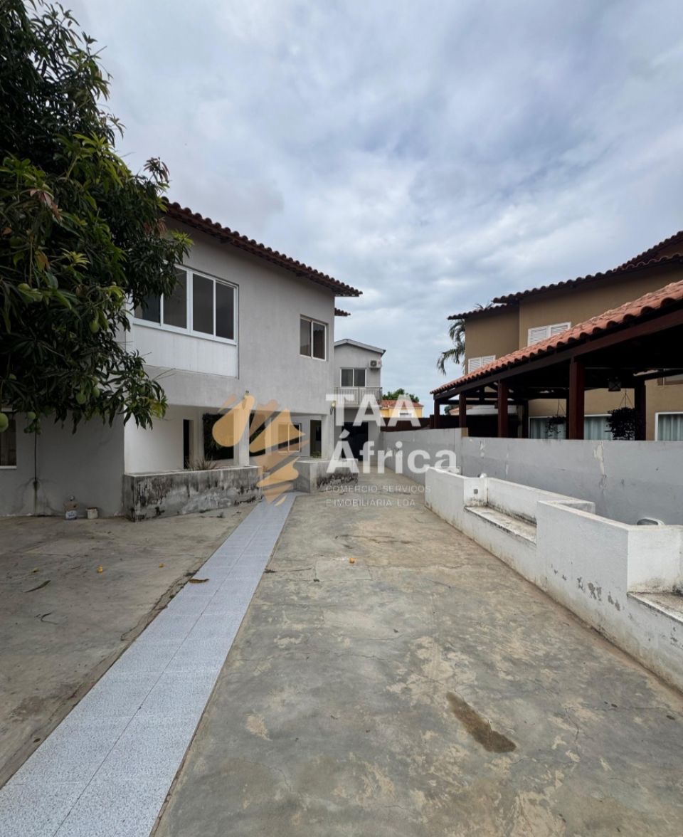 30395230-5739-4610-8e99-a043afb25ff1