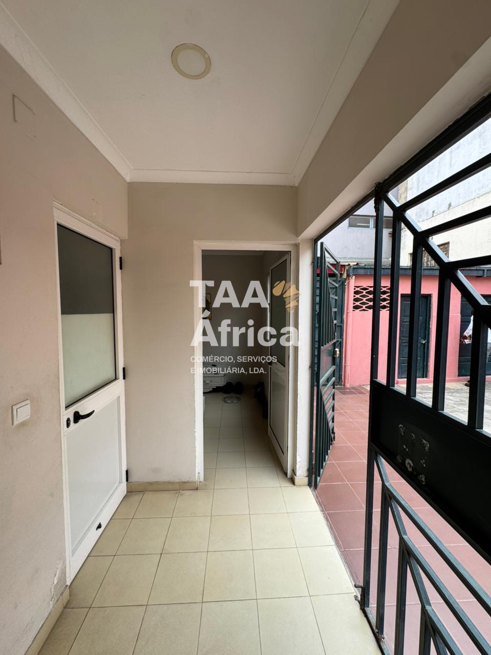 4b280948-f751-4aa2-8bd0-a8b769471a50