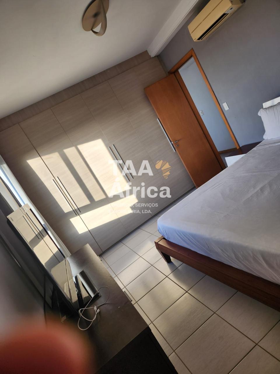 4e807aea-5d2a-4cb1-b576-9b985e4bf731