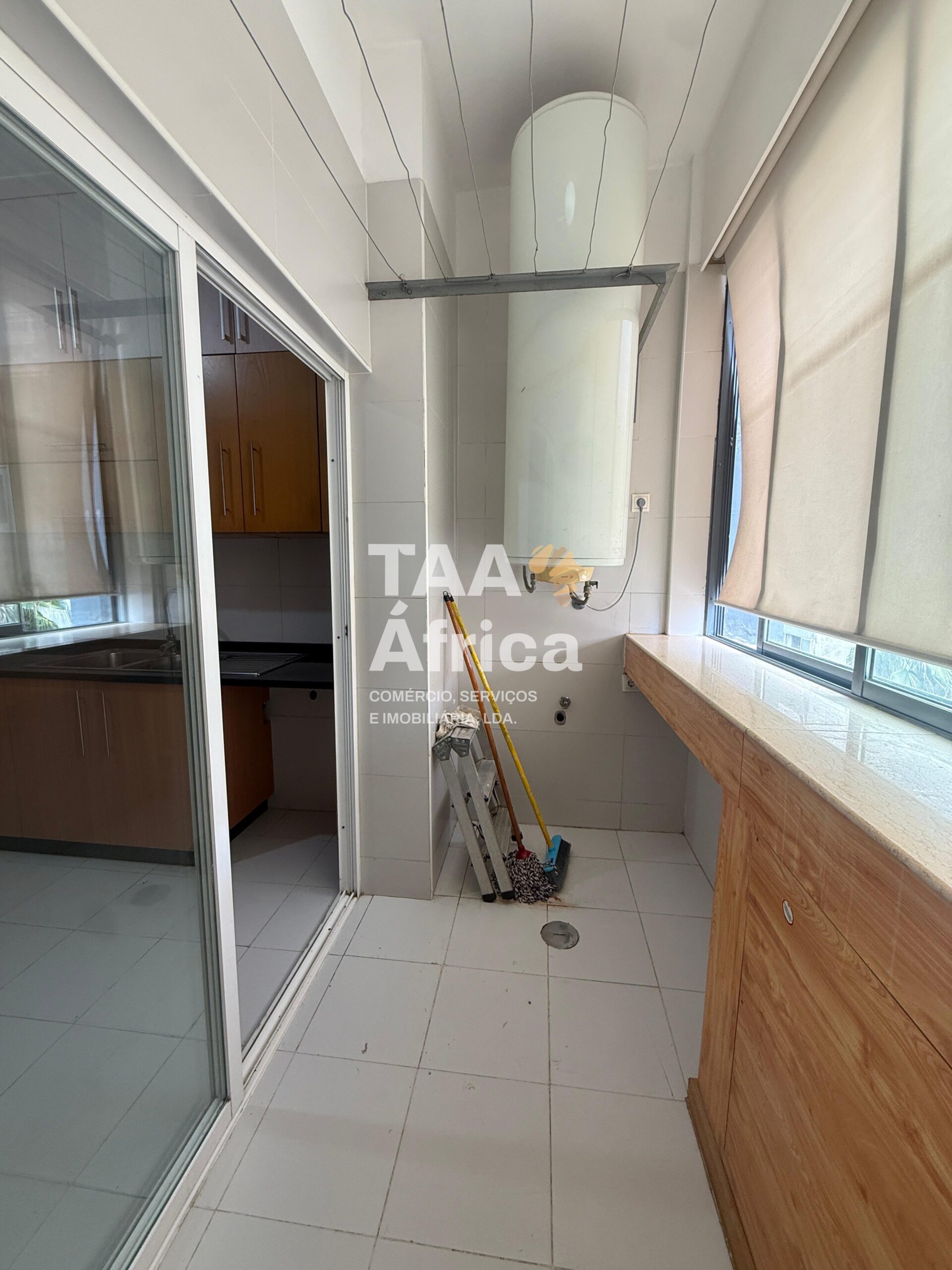 64c42164-4c97-49fd-9073-35d2362f40ac