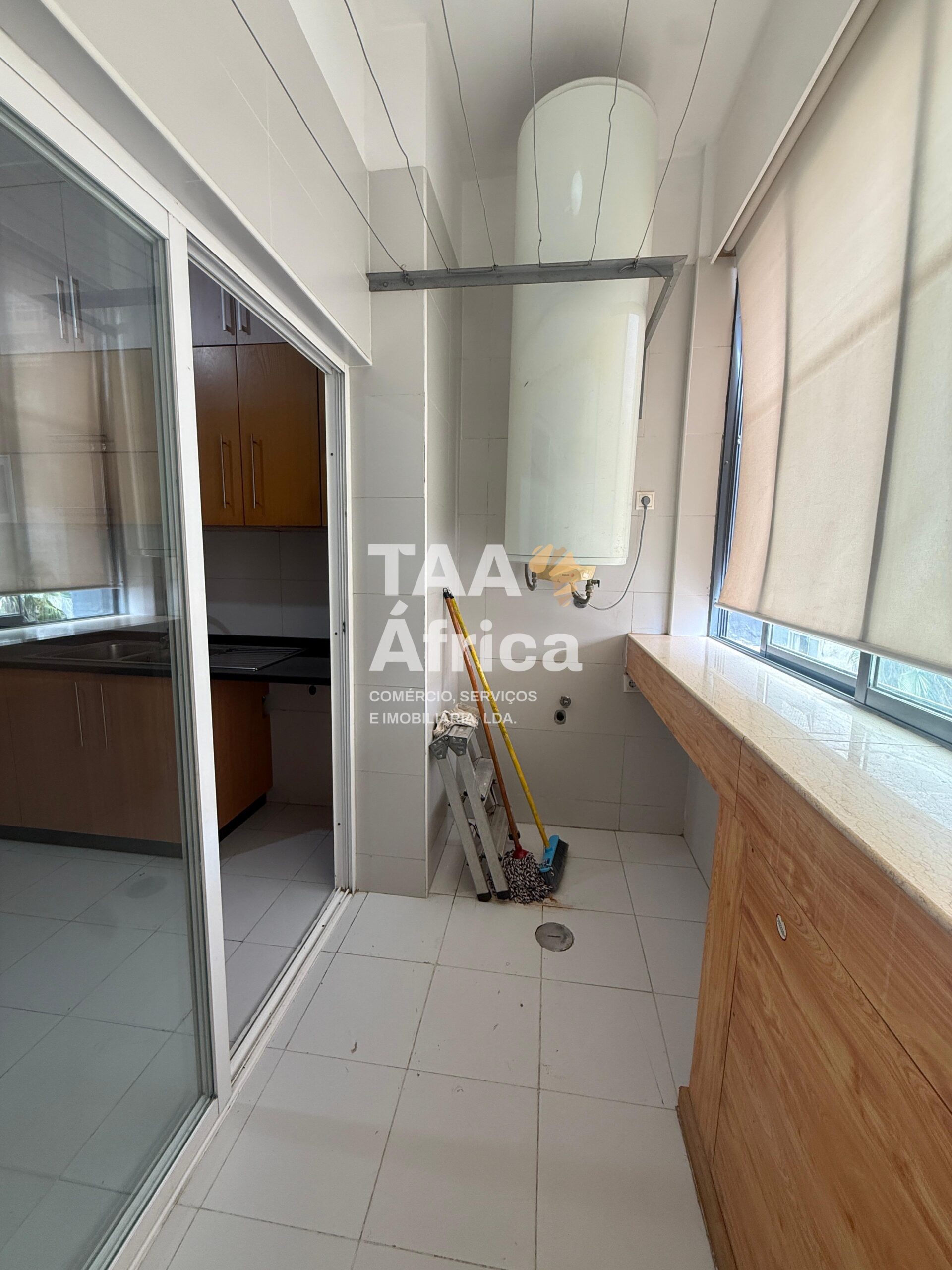 8b4c0fb8-5089-4b70-8dc4-48d8e6fb178d