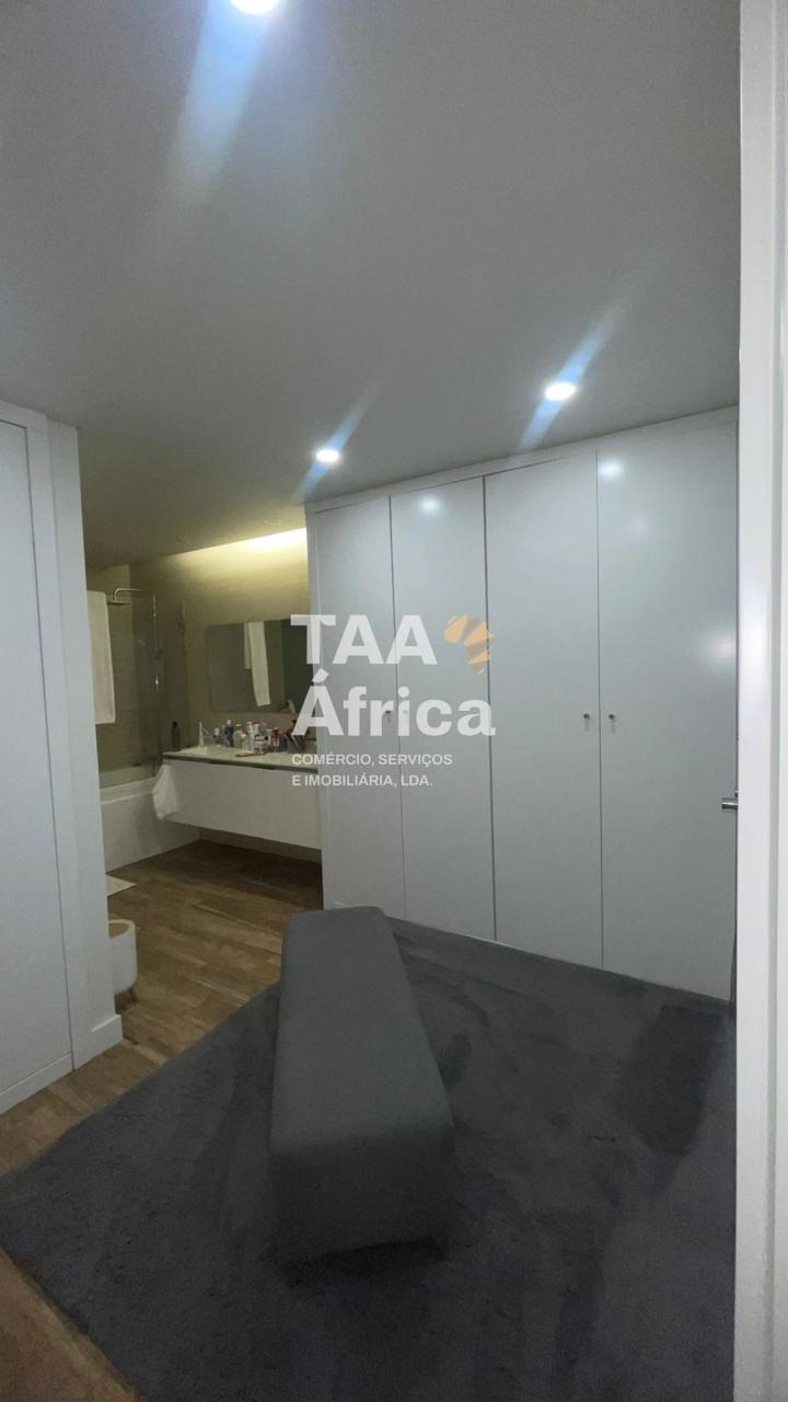 abd74dcd-d4d2-404e-bf75-5c291c3ea62e