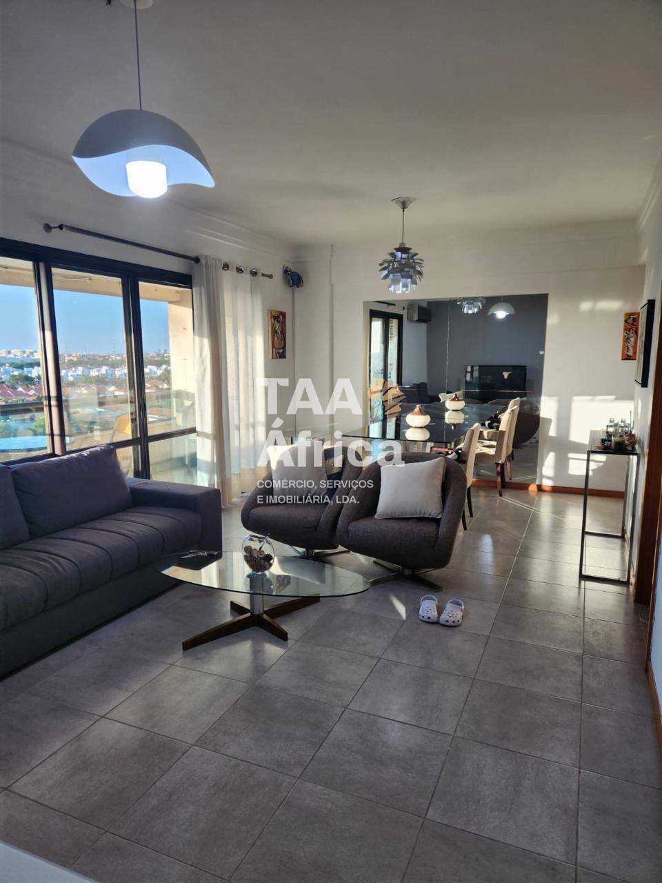 b479bb63-5d7a-4f47-b478-78c629f77a80-1