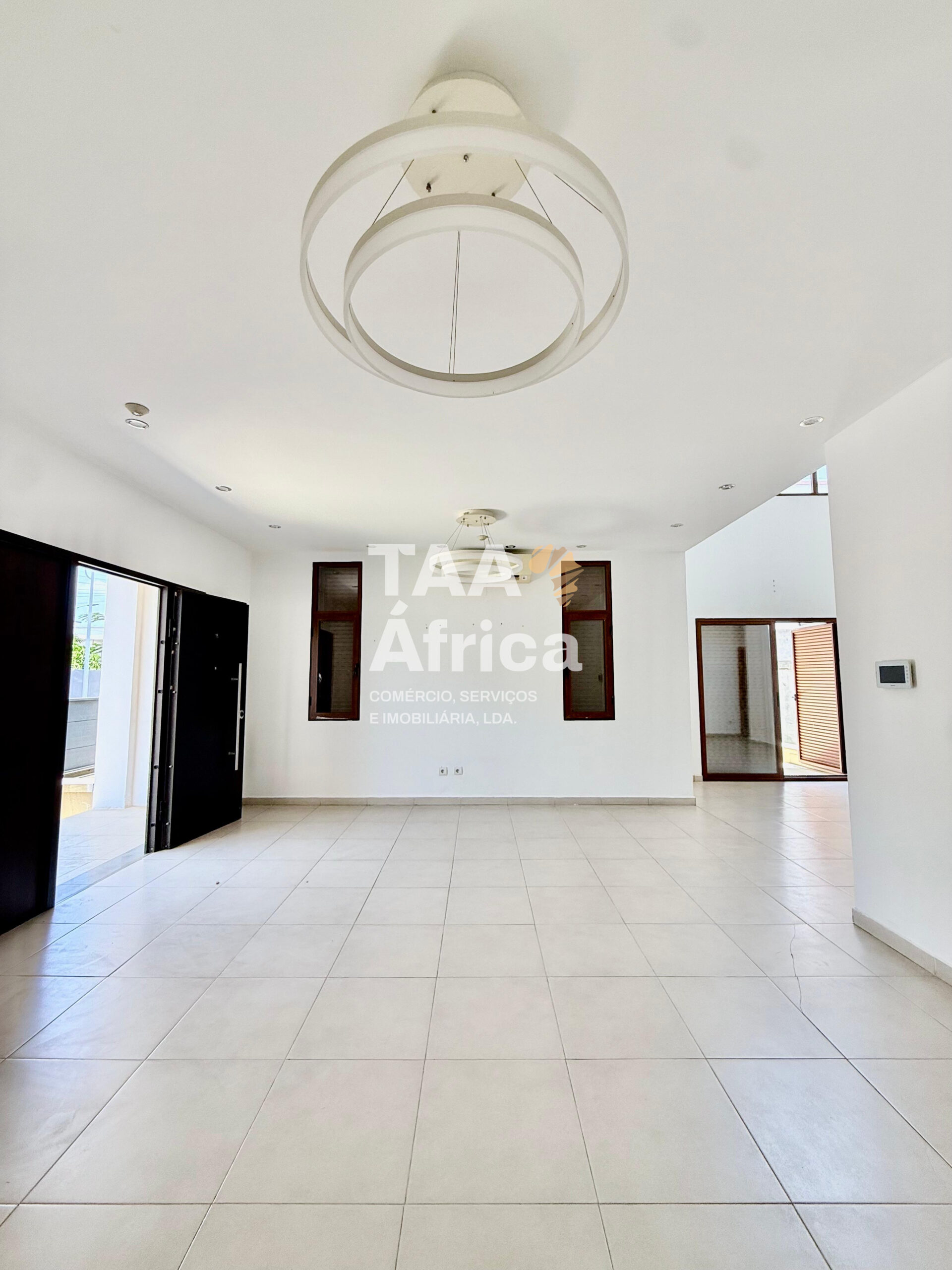 c0275396-25d8-46d2-8f66-435a5118e1de