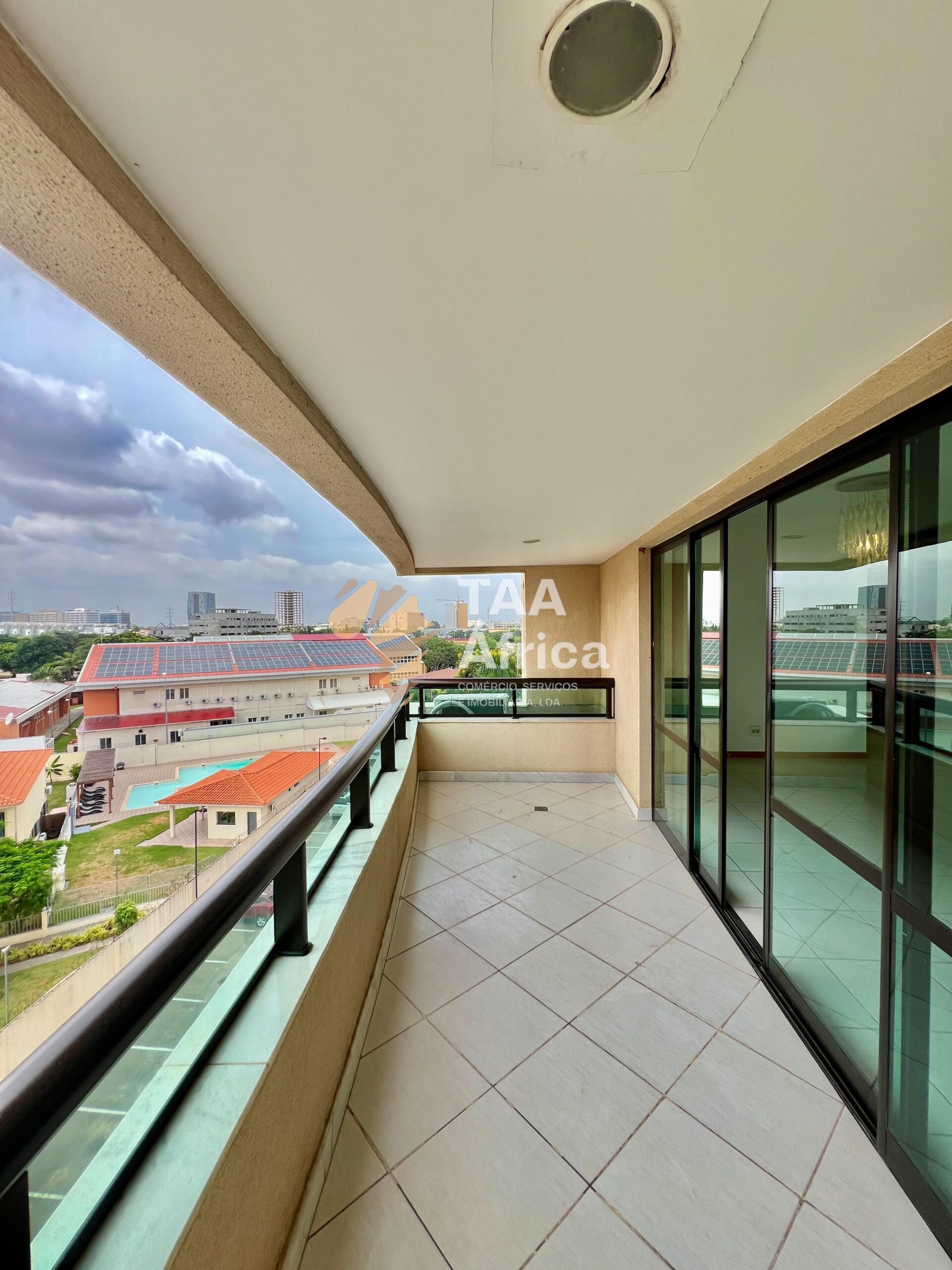 c4b8e7a4-06d0-42a4-8bae-215ca1fc1807