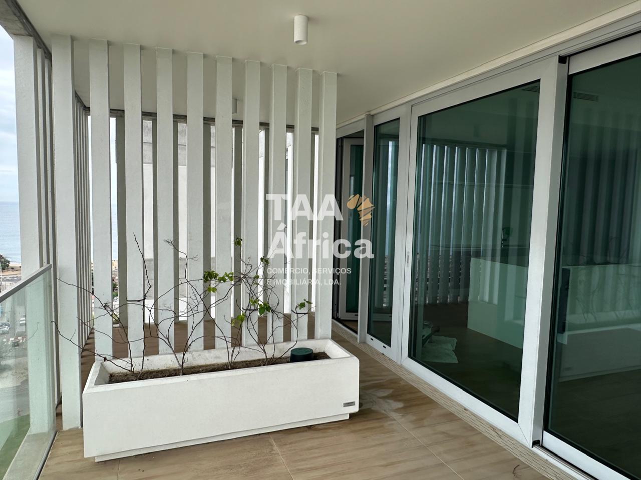 e2b149f0-6431-4037-9a48-77cb11fb9943