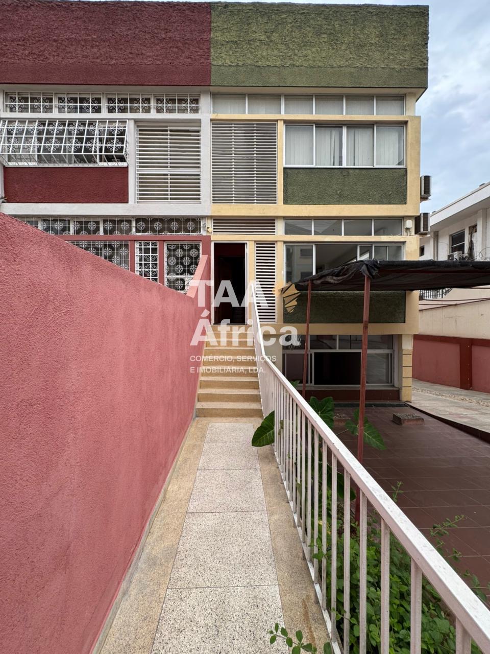 e449ed5e-80ef-444b-8bfb-1f55c9836b23