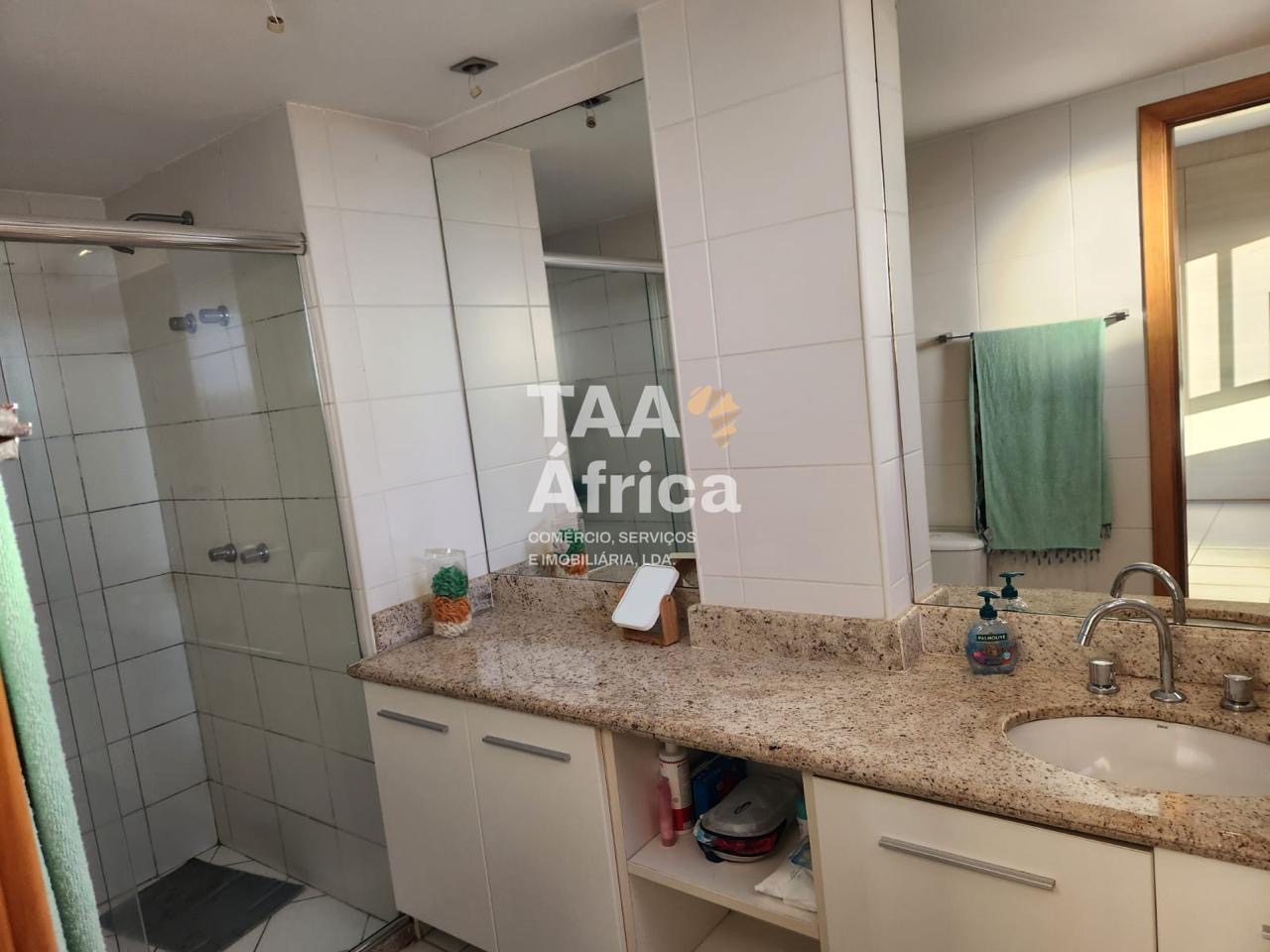 e8cbd722-b9c7-450f-87f2-db39abed20c1